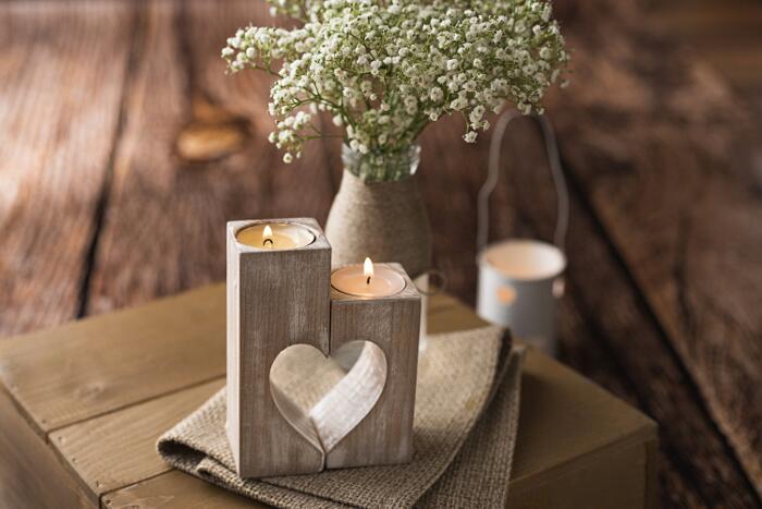 Portacandele in legno grezzo con cuore intagliato - Keblog Shop